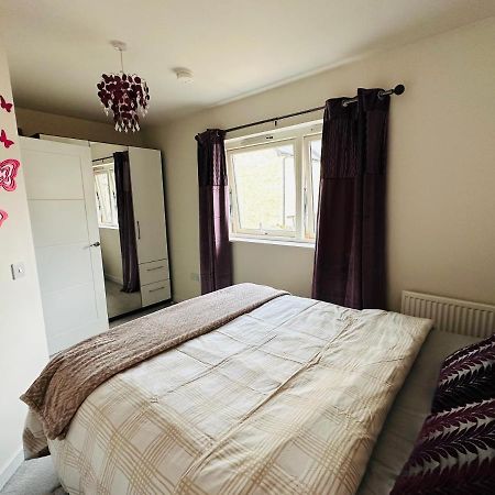 Modern 3 Bed Villa With Free Parking And Garden Close To City Center And Edinburgh Airport Eksteriør billede