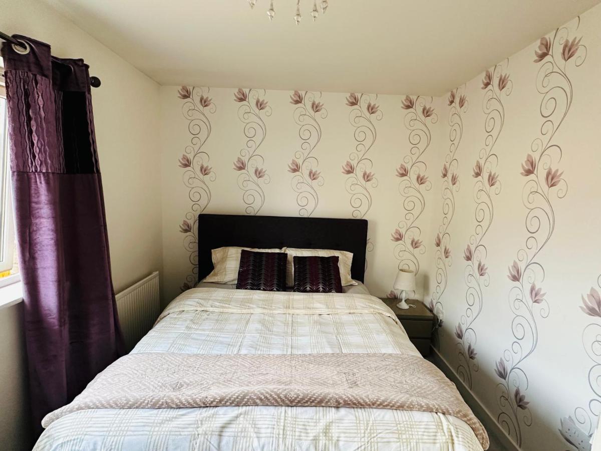 Modern 3 Bed Villa With Free Parking And Garden Close To City Center And Edinburgh Airport Eksteriør billede