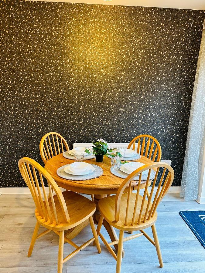 Modern 3 Bed Villa With Free Parking And Garden Close To City Center And Edinburgh Airport Eksteriør billede